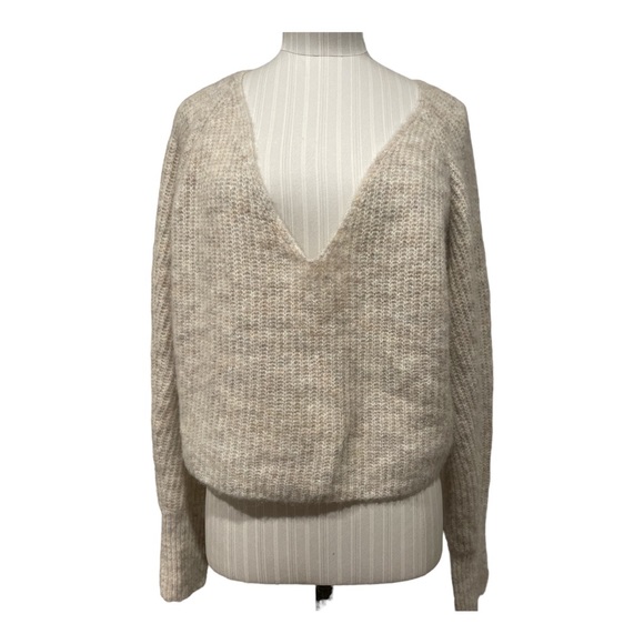 Aritzia Babaton Tessin Alpaca Sweater Oatmeal Deep V-Neckline Size XS - Picture 1 of 5